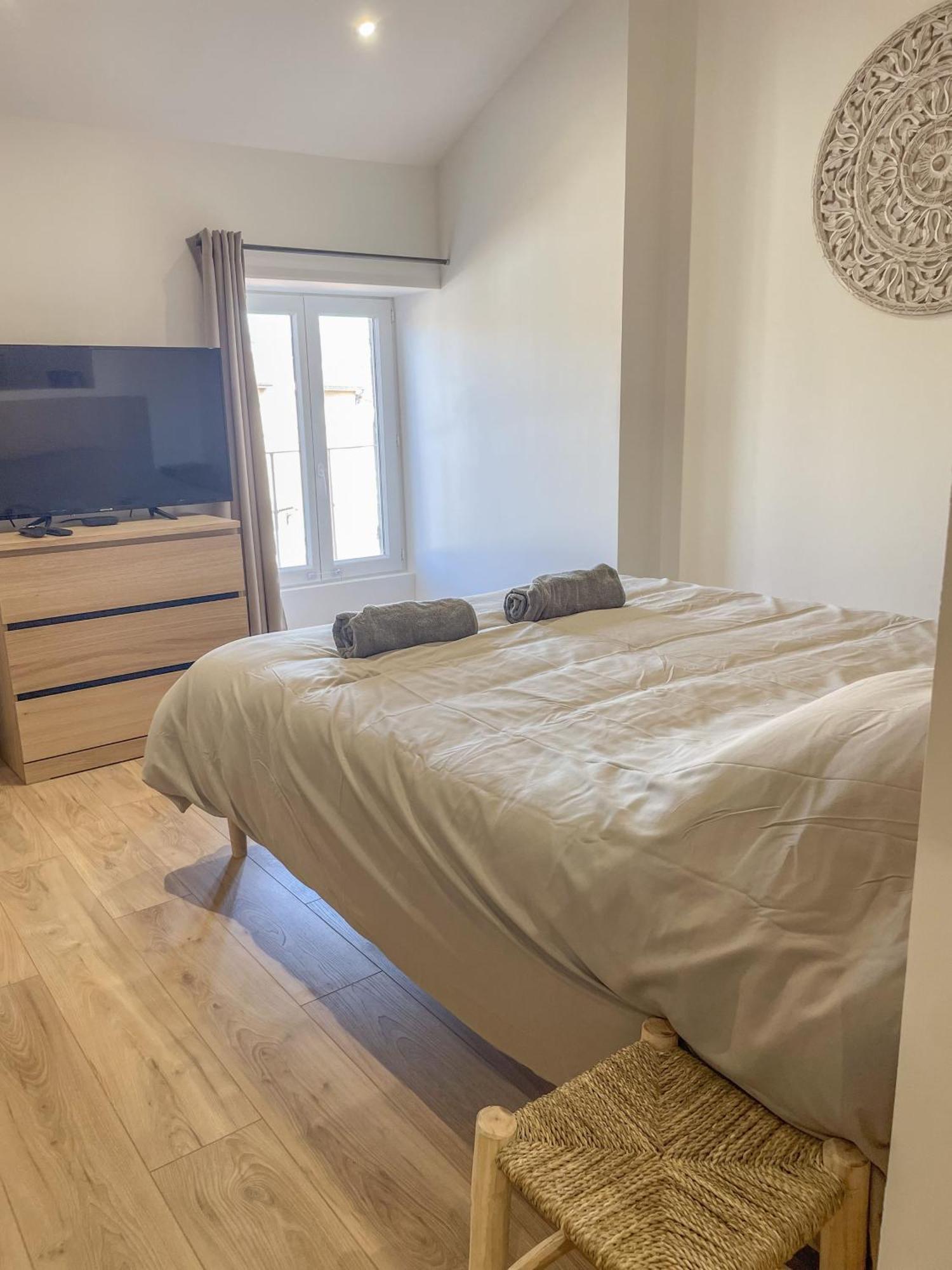 Apartamento Esprit Bali Montbrison Exterior foto
